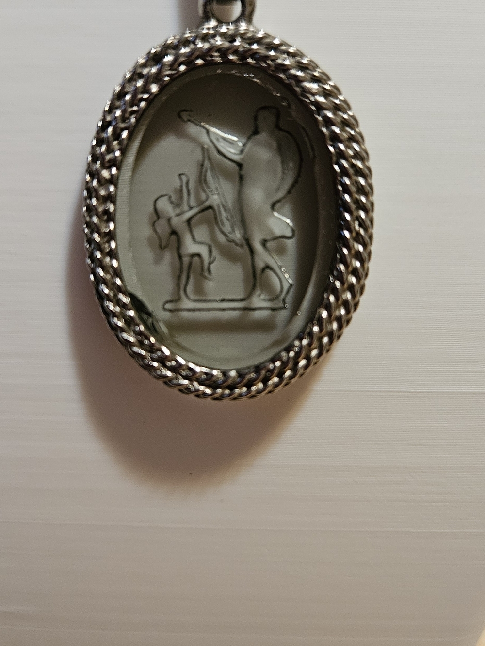 Avon Silver-Tone, Gray Etched Cameo Pendant Necklace. Chain 16"